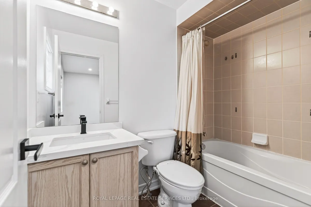 2240 PINE GLEN Road, ON L6M 0G5