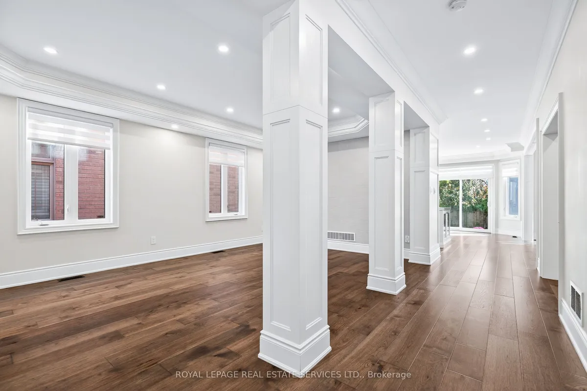 2240 PINE GLEN Road, ON L6M 0G5