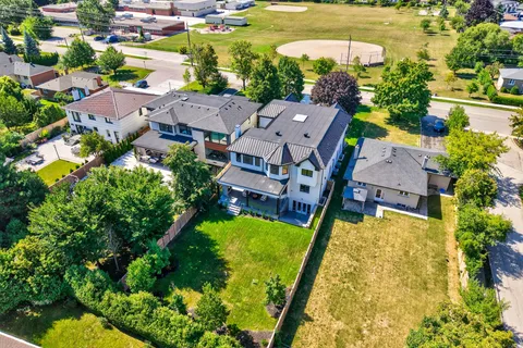 221 Morden Road, ON L6K 2S2