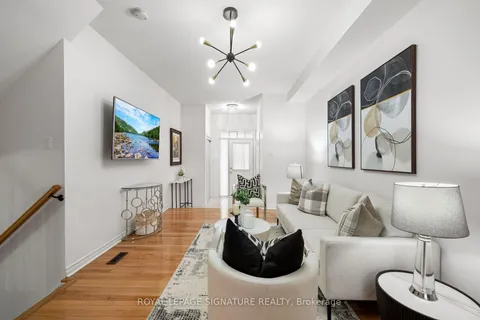 364 Hobbs Crescent, ON L9T 0J2