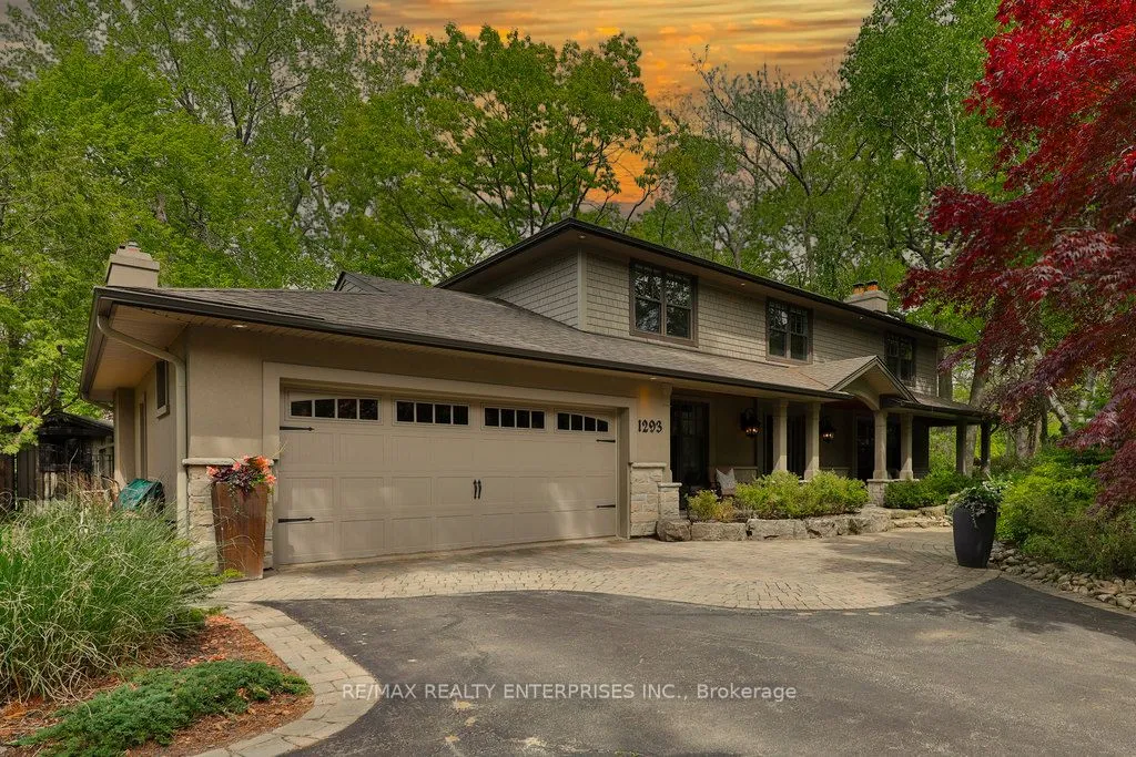 1293 Greenoaks Drive, ON L5J 3A1