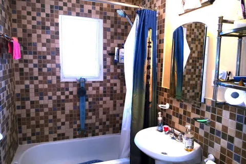 18 Muskoka Avenue, ON M8W 1H3