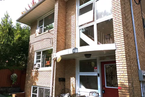 18 Muskoka Avenue, ON M8W 1H3