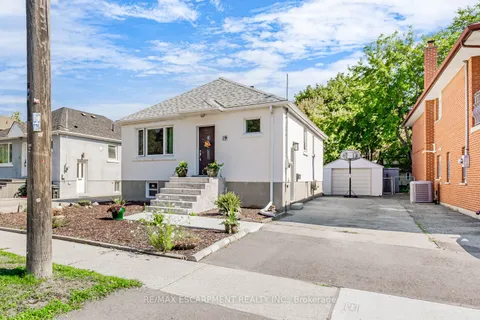 19 Stock Avenue, ON M8Z 5C3