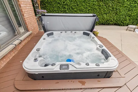 1121 Manor Road, ON L6M 1G3