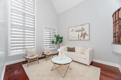 32 Eaglesprings Crescent, ON L6P 2V9