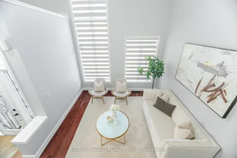 32 Eaglesprings Crescent, ON L6P 2V9