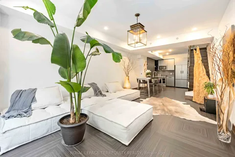 3 Elsie Lane, ON M6P 0B8