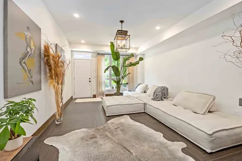 3 Elsie Lane, ON M6P 0B8