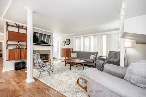 25 Mineola Road, ON L5G 2E3