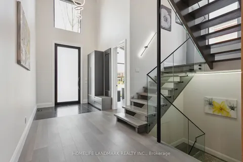 37 Wanita Road, ON L5G 1B3