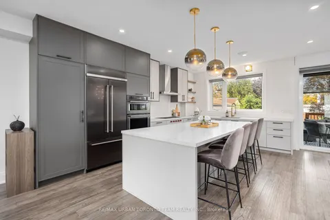 58 Manitoba Street, ON M8Y 1C9