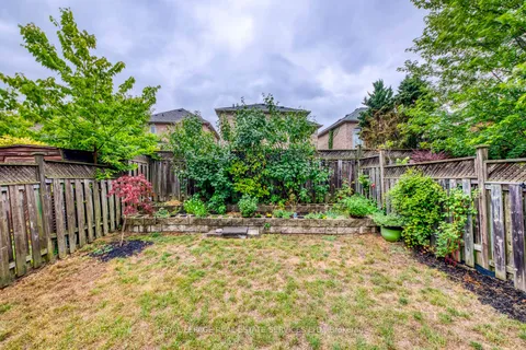 2101 Shady Glen Road, ON L6M 3P1