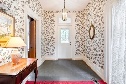 11 Third Avenue, ON L9W 1G8