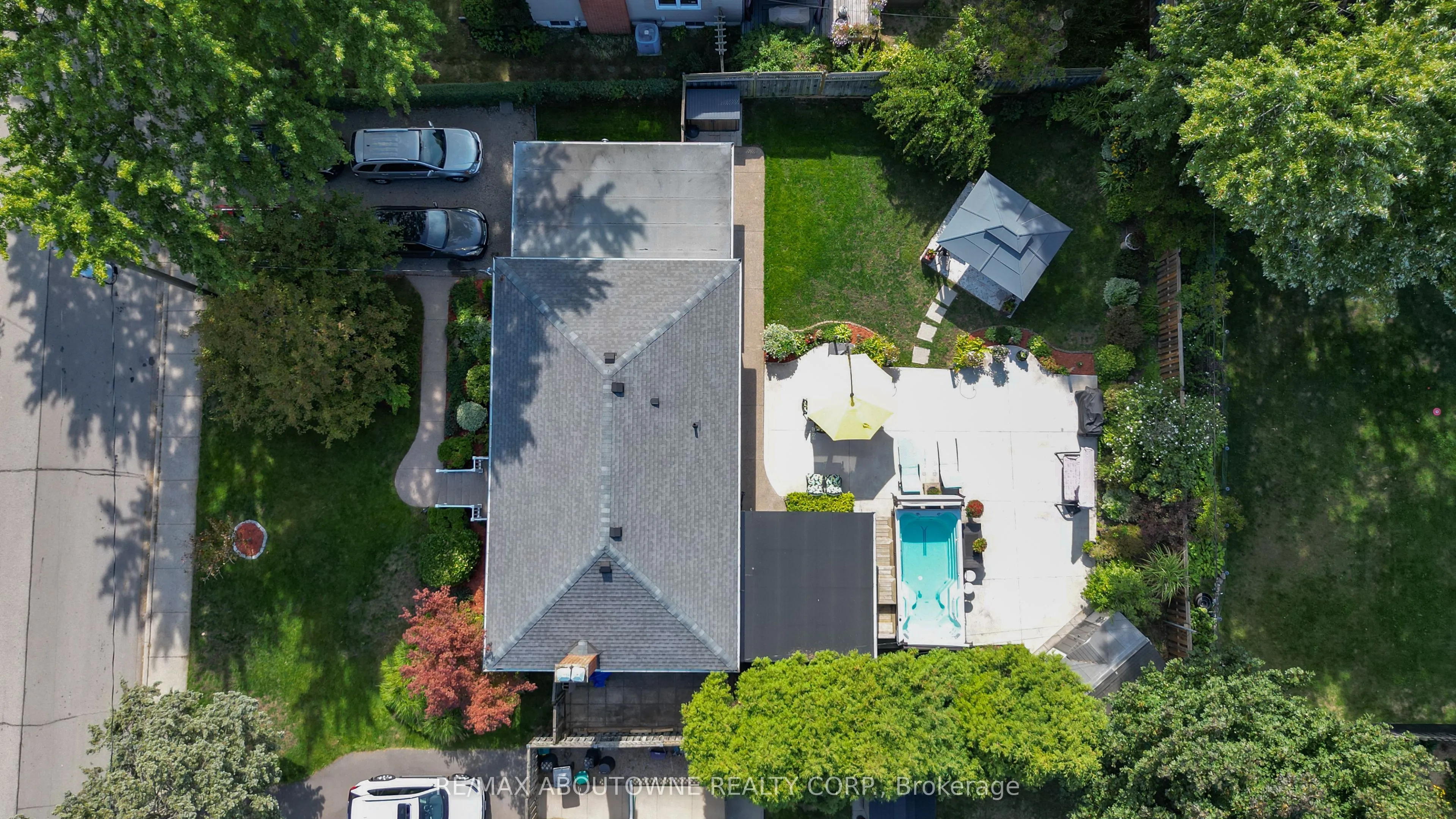 2105 Maplewood Drive, ON L7R 2C6