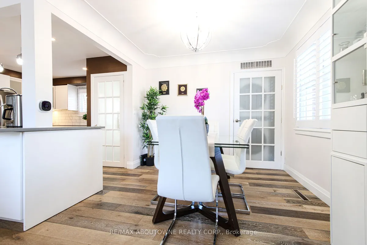 2105 Maplewood Drive, ON L7R 2C6