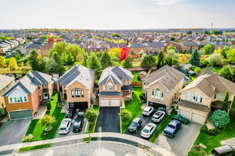 62 Banington Crescent, ON L7A 1G3