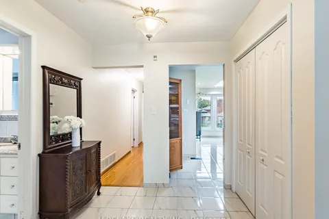 7497 Middleshire Drive, ON L4T 3S3