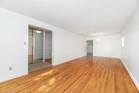 30 Linkdale Road, ON L6V 2Y5