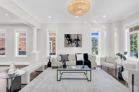 5063 Summersky Court, ON L5M 0R3