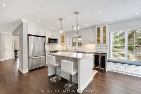 7245 Pallett Court, ON L5N 8E5