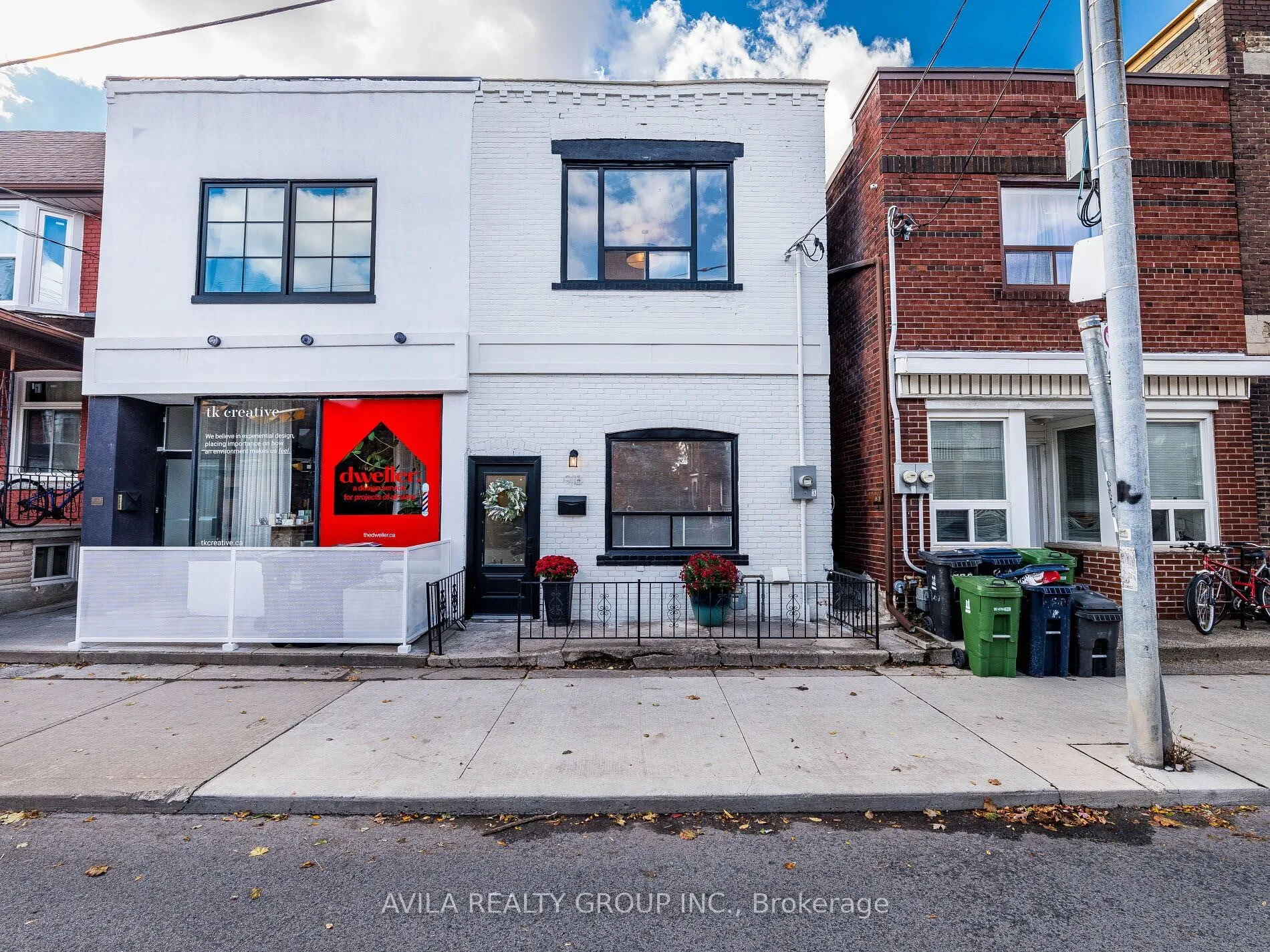 918 Ossington Avenue, ON M6G 3V1