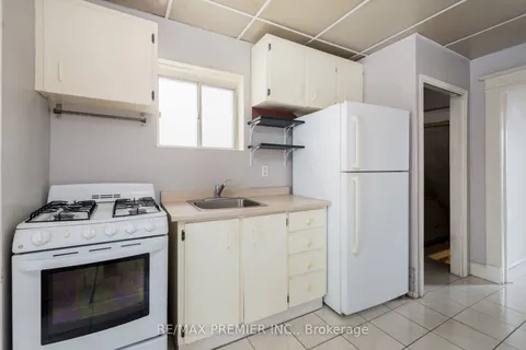 300 Keele Street, ON M6P 2K4