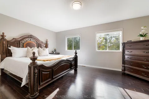 220 Cresthaven Road, ON L7A 1G5