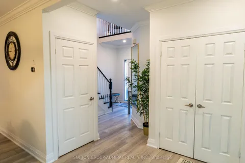 2415 Valley Heights Crescent, ON L6H 6X2