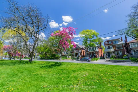 189 Parkside Drive, ON M6R 2Z1