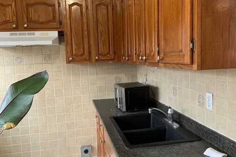 189 Parkside Drive, ON M6R 2Z1