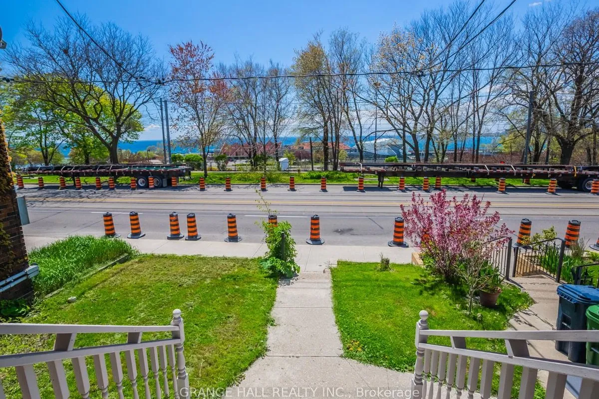 1544 King Street, ON M6K 1J6