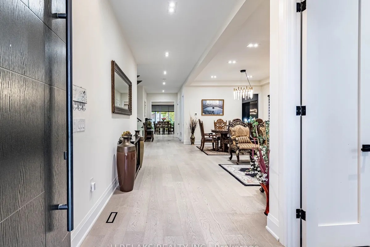 3081 Grenville Drive, ON L5A 2P6