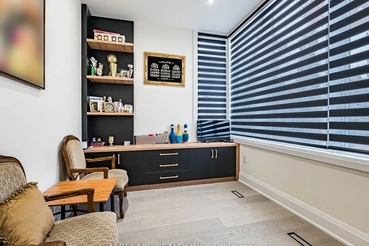 3081 Grenville Drive, ON L5A 2P6