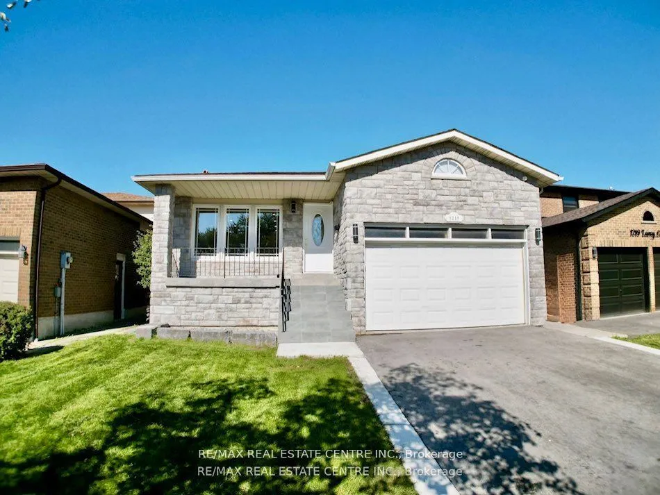 1215 Larny Court, ON L4W 3N4