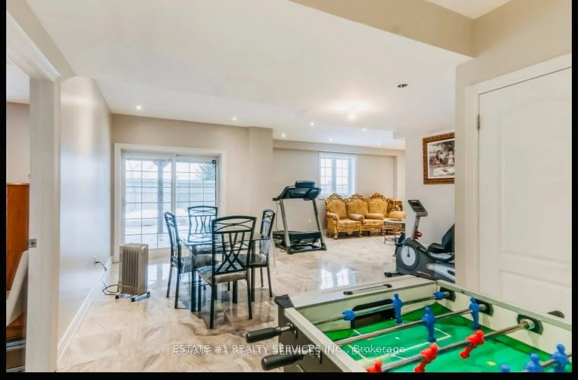 4 Agincourt Circle, ON L6X 2M4