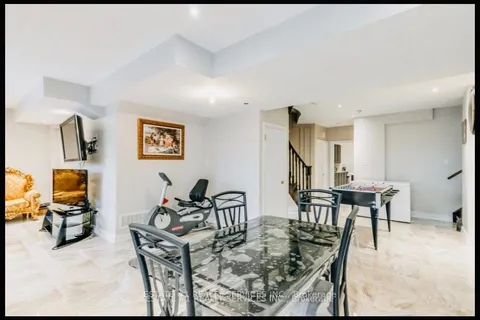 4 Agincourt Circle, ON L6X 2M4