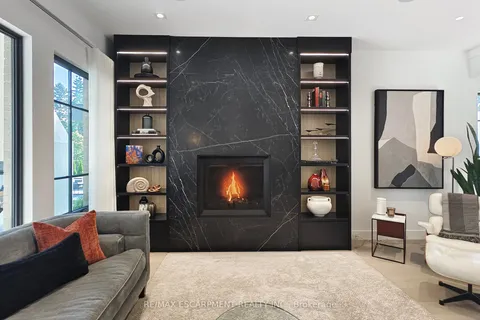 977 Gorton Avenue, ON L7T 1S6