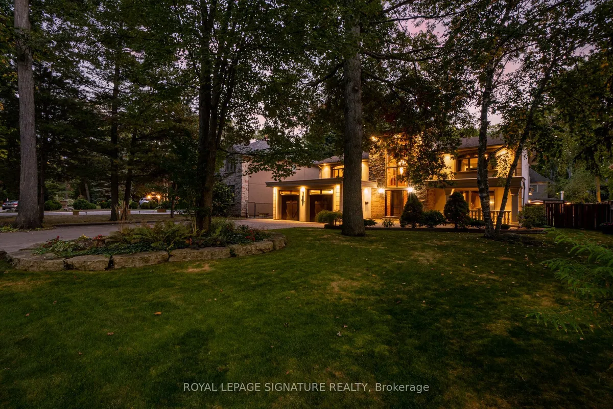 2130 Autumn Breeze Drive, ON L5B 1R4