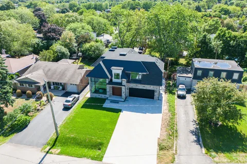 462 Southland Crescent, ON L6L 3N8