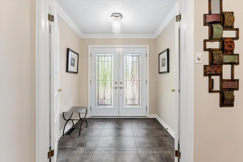 1546 Hollywell Avenue, ON L5N 4P5