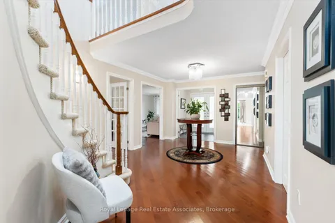 1546 Hollywell Avenue, ON L5N 4P5