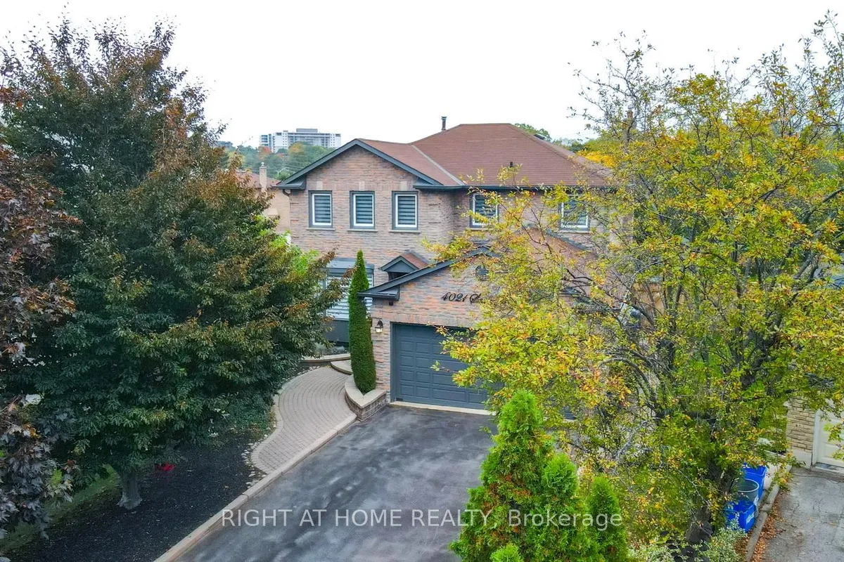 4021 Sasha Court, ON L4W 3K9