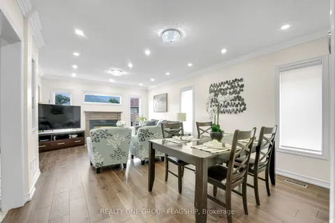 1128 Knotty Pine Grove, ON L5W 1J6