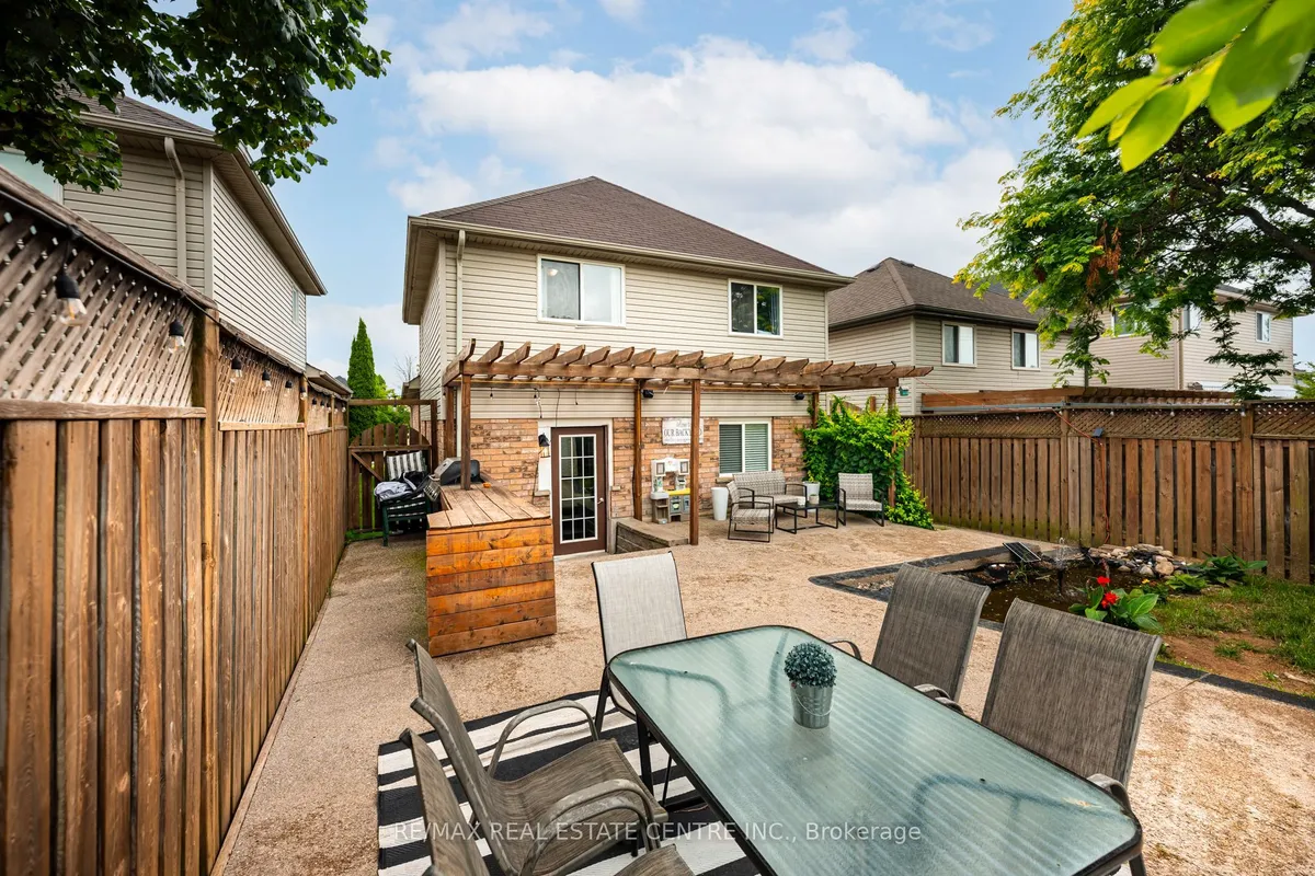 28 Henderson Street, ON L9W 5G1