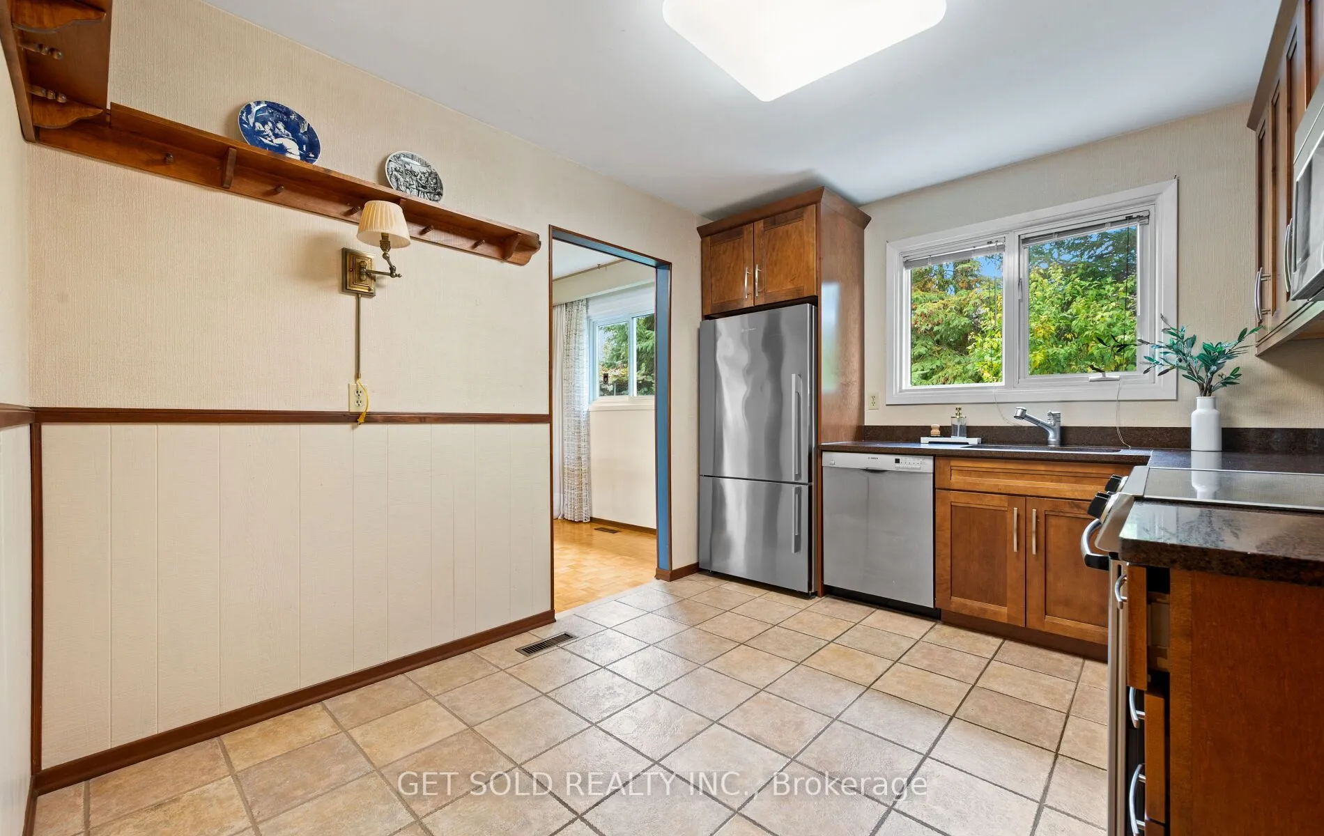 14 Turnvale Road, ON M9V 1L7