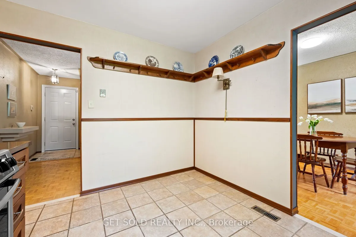 14 Turnvale Road, ON M9V 1L7