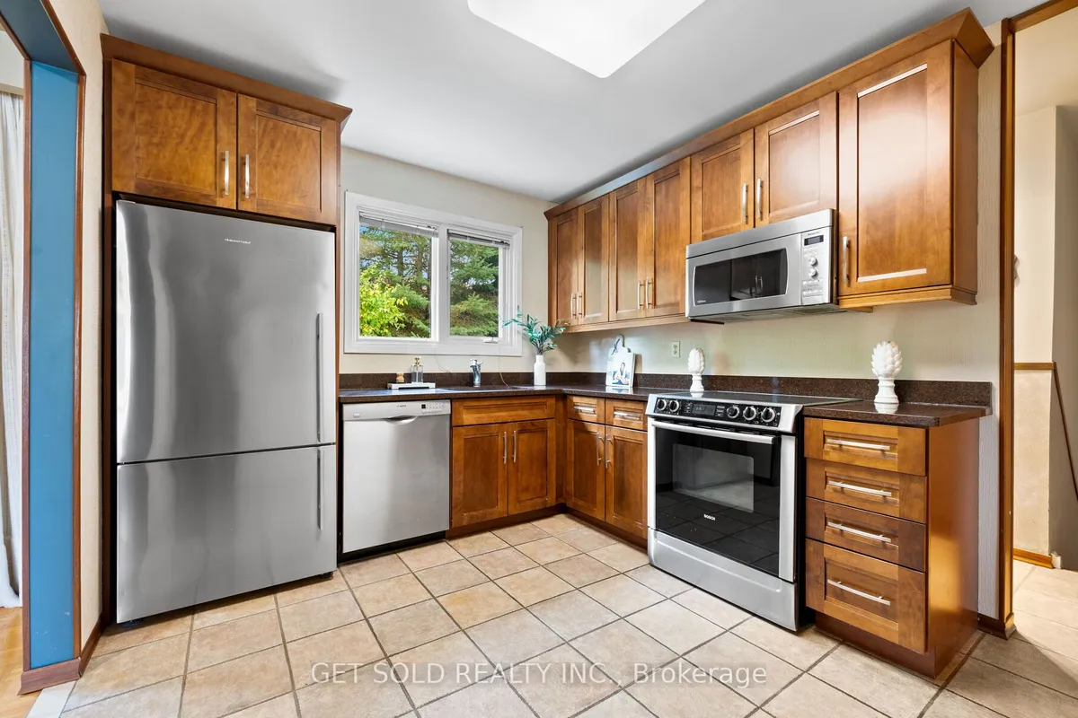 14 Turnvale Road, ON M9V 1L7