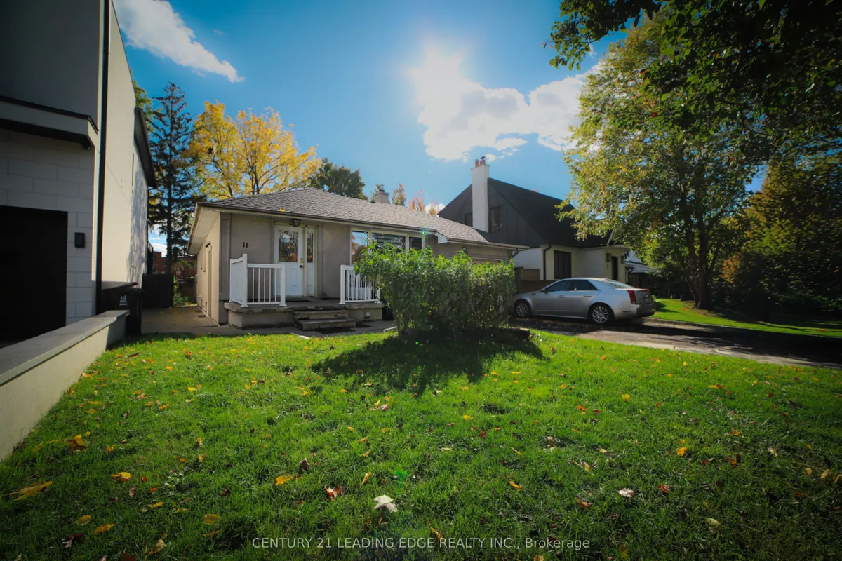 11 Chestnut Hills Crescent, ON M9A 2W3