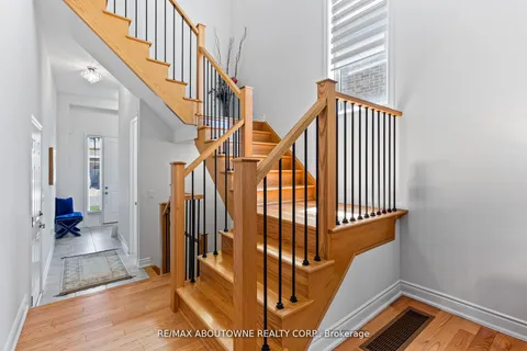 3470 Clayton Trail, ON L6H 0Y9